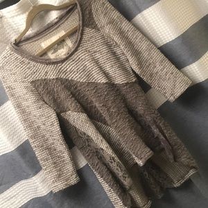 Angel of the north sweater. SZ MD.